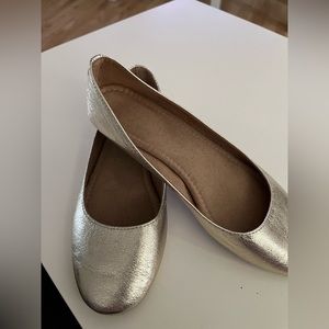 Old Navy gold Flats